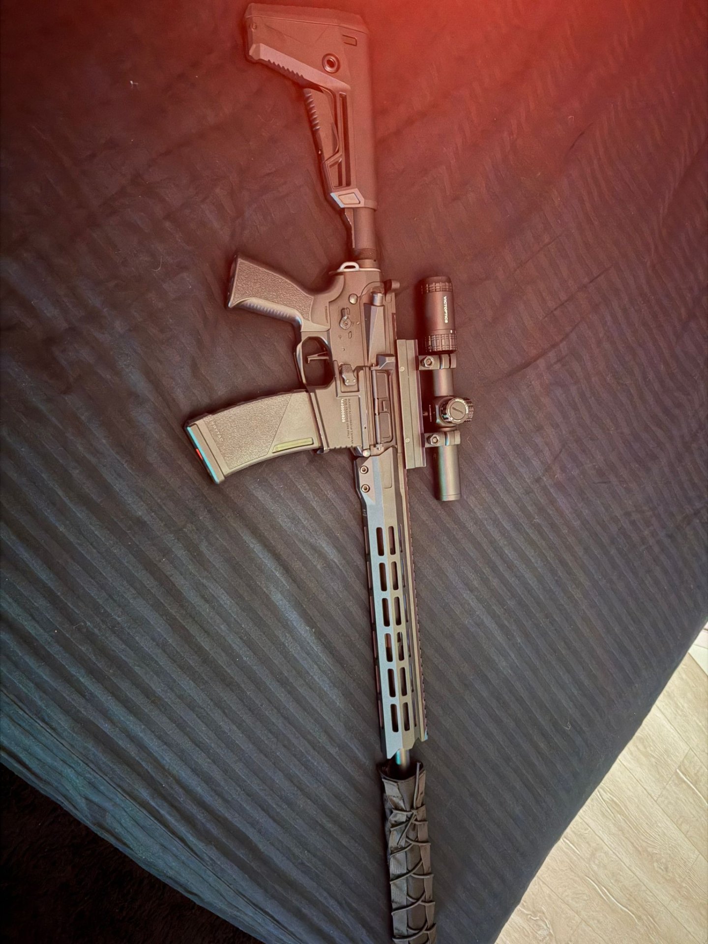 500 FPS DMR Airsoft Tüfeği - Siyah Tüm parçalar yurt dışından temin edilmiştir, Türkiye’de zor bulunan/ bulunmayan kaliteli komponentler mevcuttur. 	Hop-Up & Namlu Sistemi 	•	Maxx CNC M4A Pro Hop-Up 	•	Guarder SP140 Yay 	•	Quantum Friction Pro AEG Bucking